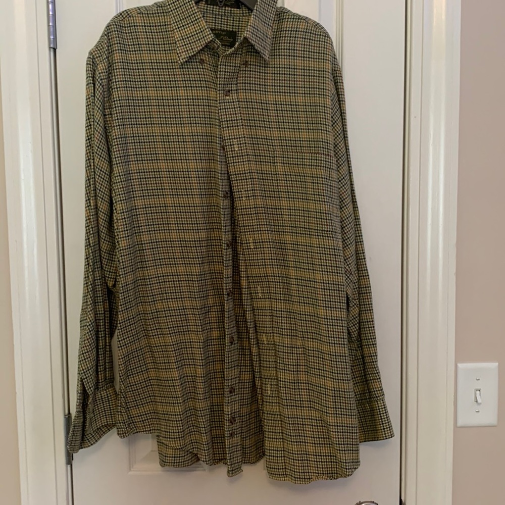 Men’s Orvis long sleeve shirt. 80%cotton/ 20% wool. Size large